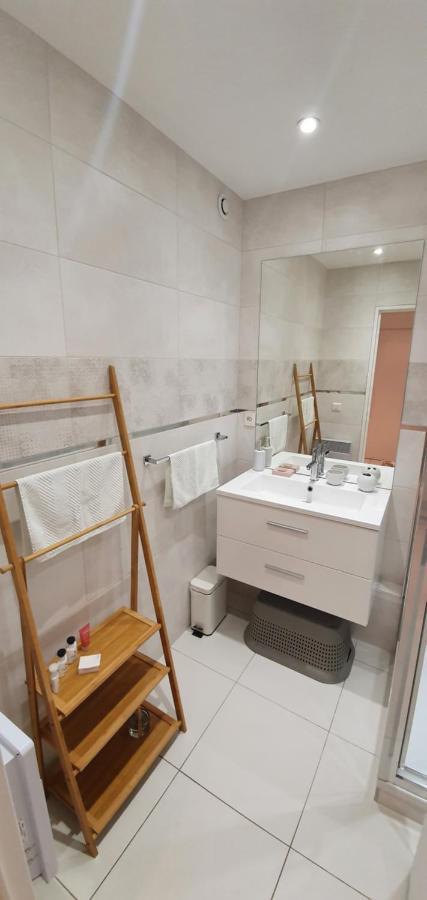 Le Lodge, T2 Classe 3 Etoiles Avec Jardin, Parking, Piscine & Mer A 2 Pas Menton Ngoại thất bức ảnh